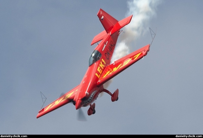Extra 330SE