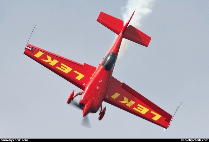 Extra 330SE