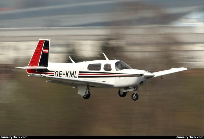 Mooney M-20J