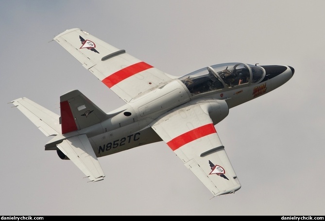 Siai Marchetti S-211