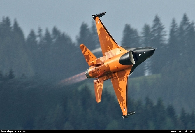 F-16C Falcon solo display (Royal Netherlands Air Force)