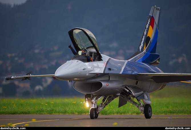 General Dynamics F-16A Block 20 MLU - Belgian Air Force solo display