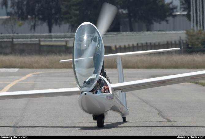 Glaser-Dirks DG-800B