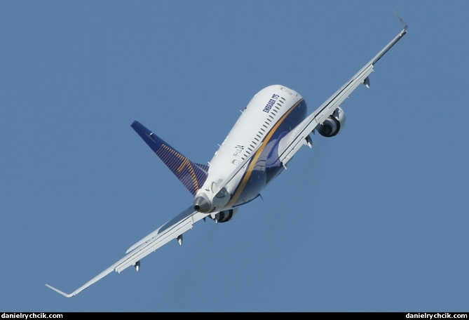 Embraer 175