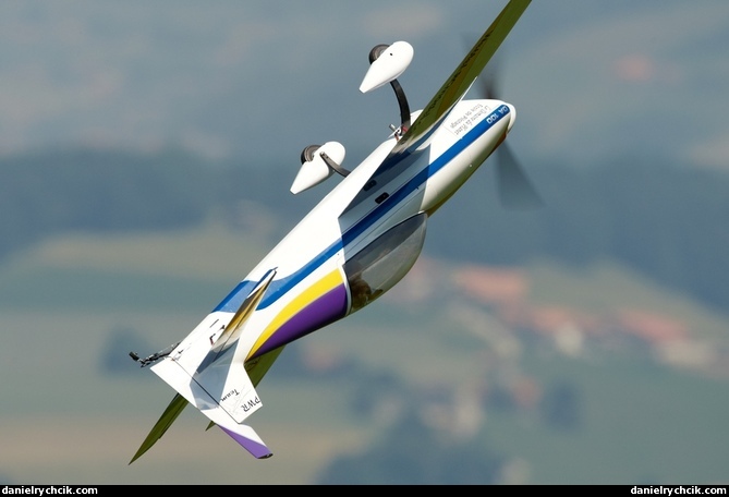 Extra 300 (RC model)