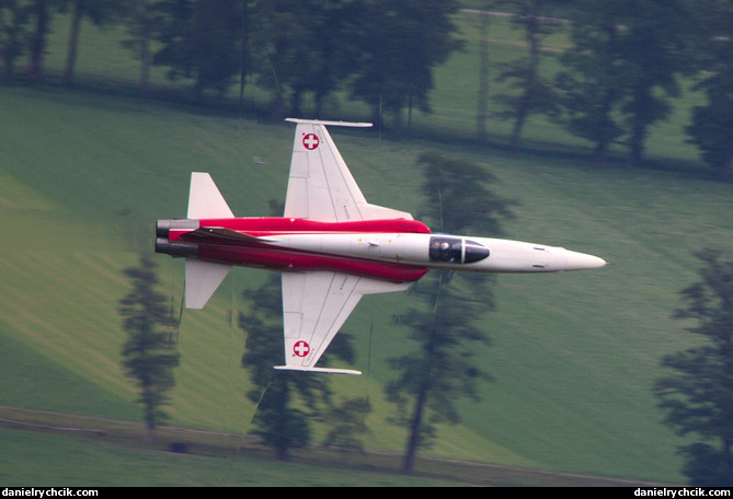 Patrouille Suisse - high speed pass with shockwaves