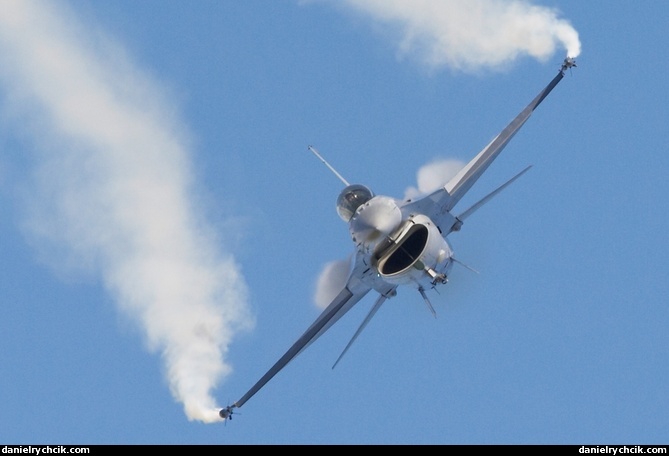 Belgian F-16C solo display