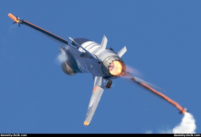 Dutch F-16C solo display