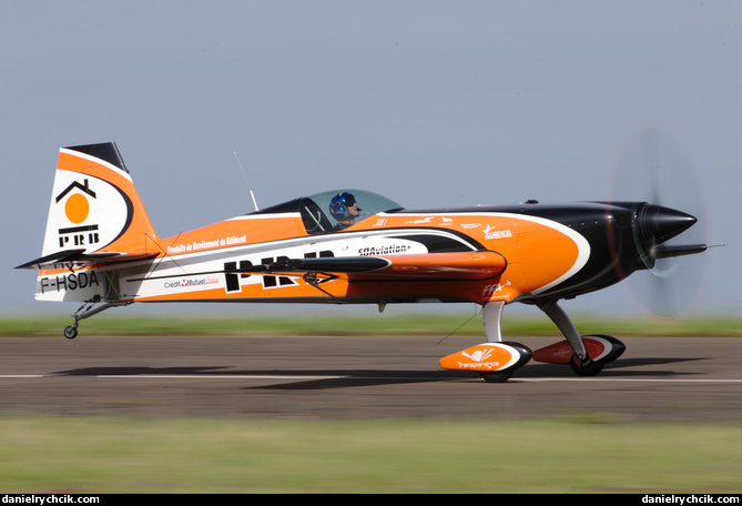 Extra 330SC