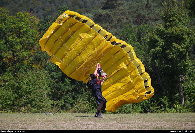 Parachute jumpers