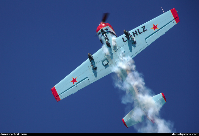 Yakovlev Yak-52