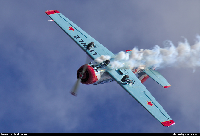 Yakovlev Yak-52