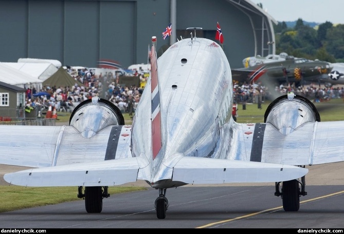 Douglas DC-3 - 'Dakota Norway'