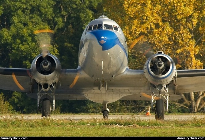 Douglas DC-3