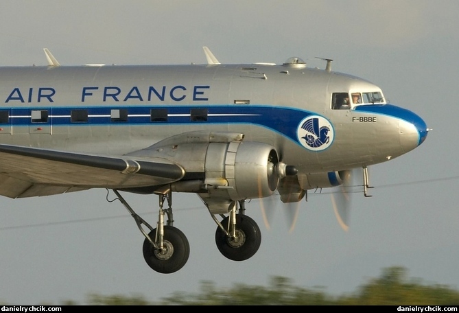 Douglas DC-3