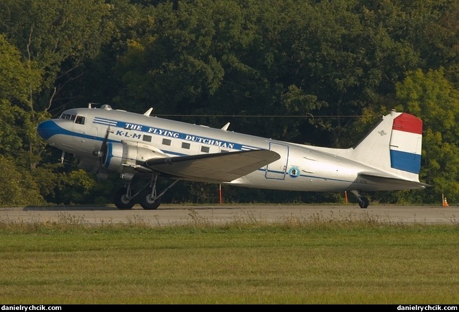 Douglas DC-3