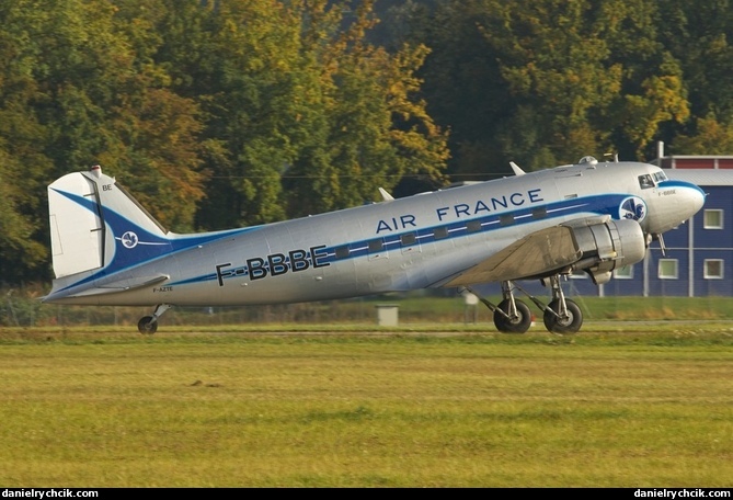 Douglas DC-3