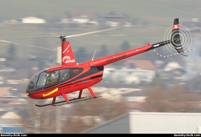 Robinson R-44 Raven
