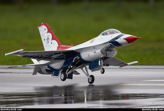 F-16C (Thunderbirds)