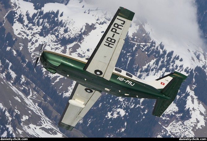 Piper Malibu HB-PRJ over the Swiss Alps