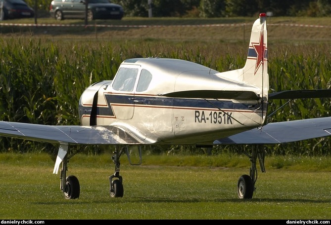 Yakovlev Yak-18