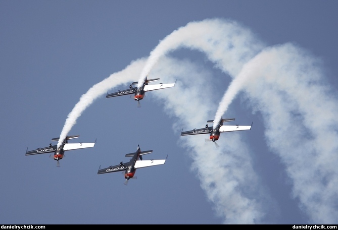 Extra 300 LP - The Blades