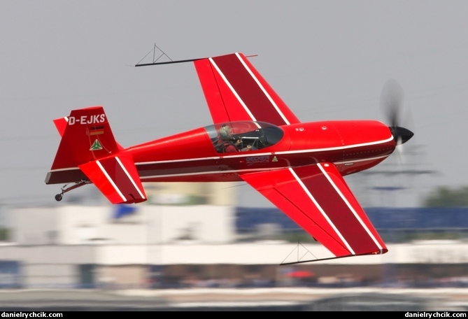 Extra 300/S - Klaus Schrott