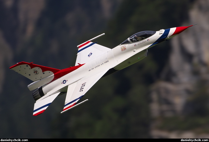 F-16C Figting Falcon (Thunderbirds)