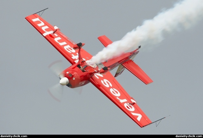 Extra EA-300