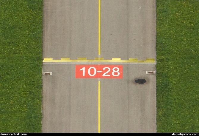 Meiringen runway crossing