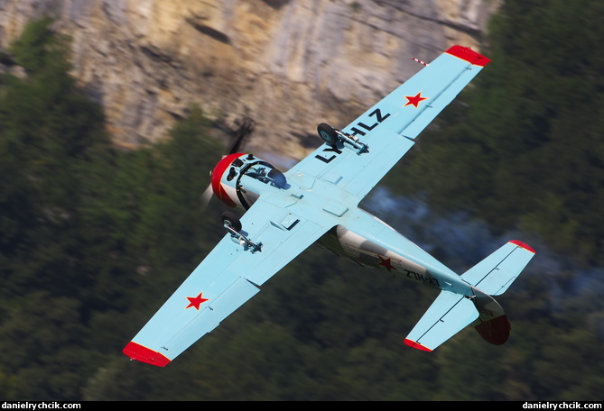 Yakovlev Yak-52