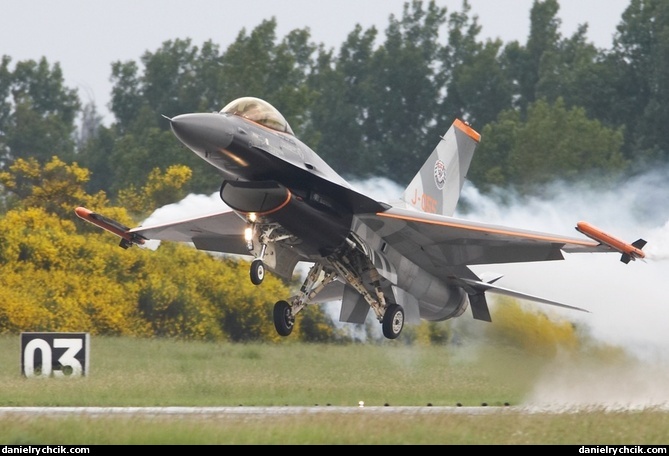 Dutch F-16C solo display