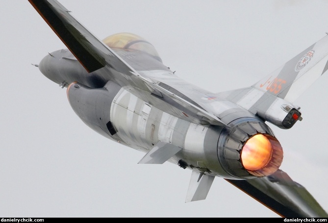 Dutch F-16C solo display