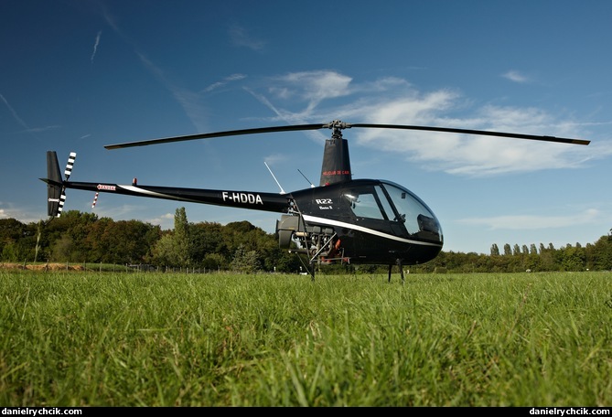 Robinson R22