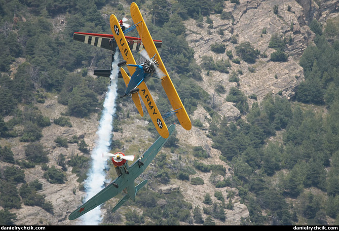 Extra 300, PT-17 and Yak-18