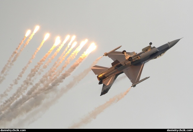 Belgian F-16C solo display