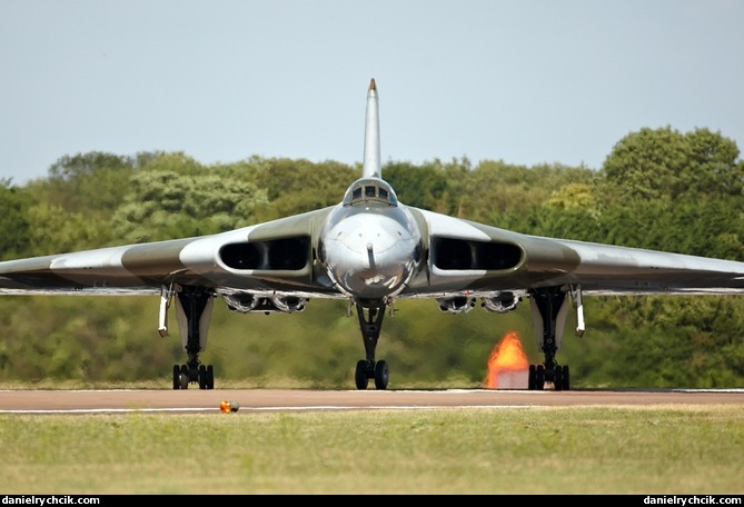 Avro Vulcan XH558