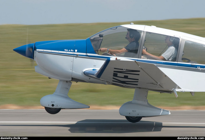 Robin DR-400