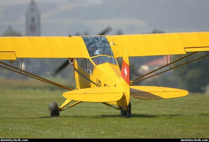 Piper J-3C-65 Cub
