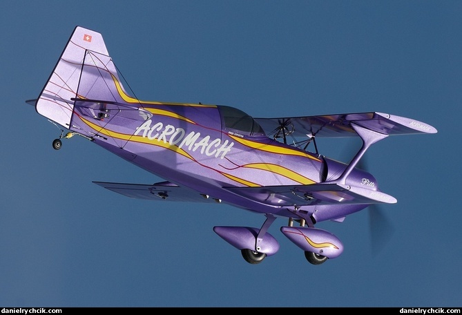 Pitts S-2S (RC model)