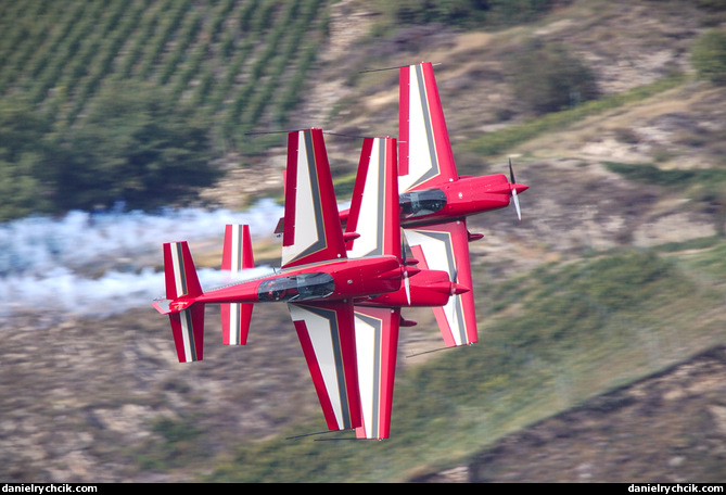 Royal Jordanian Falcons in tight formation