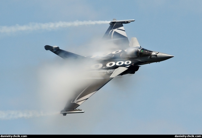 Rafale display - high speed pass