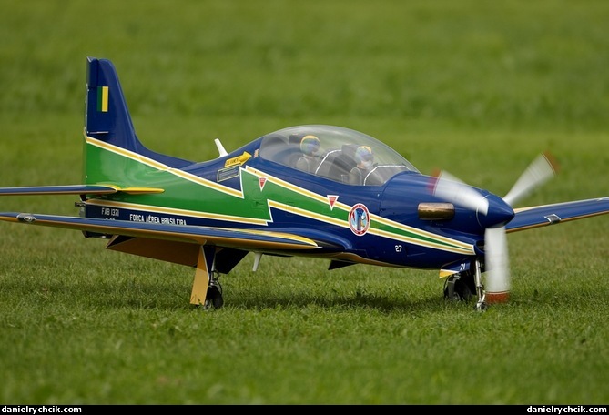 Embraer EMB-312 Tucano (RC model)