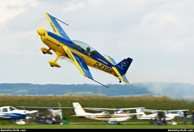 Extra 300L (Henry Bohlig)