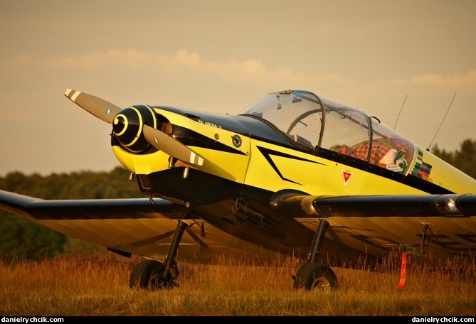 Jodel D18